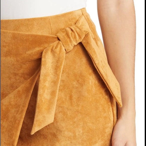 ✨ 2 for $25 NWT [BLANKNYC] Womens Wrap Mini Skirt - Picture 3 of 7